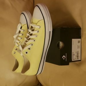 NWT Converse Chuck Taylor All Star Sneaker Yellow Womens Size 11 / Mens Size 9